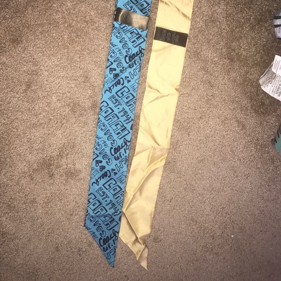 Coach | authentic 100% silk thin purse reversible scarf Kristin yellow print - Picture 5 of 6